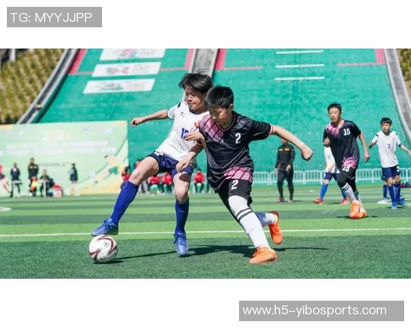 探索2号足球的魅力与技术分析助力青少年足球发展新趋势 探索2号足球的魅力与技术分析助力青少年足球发展新趋势